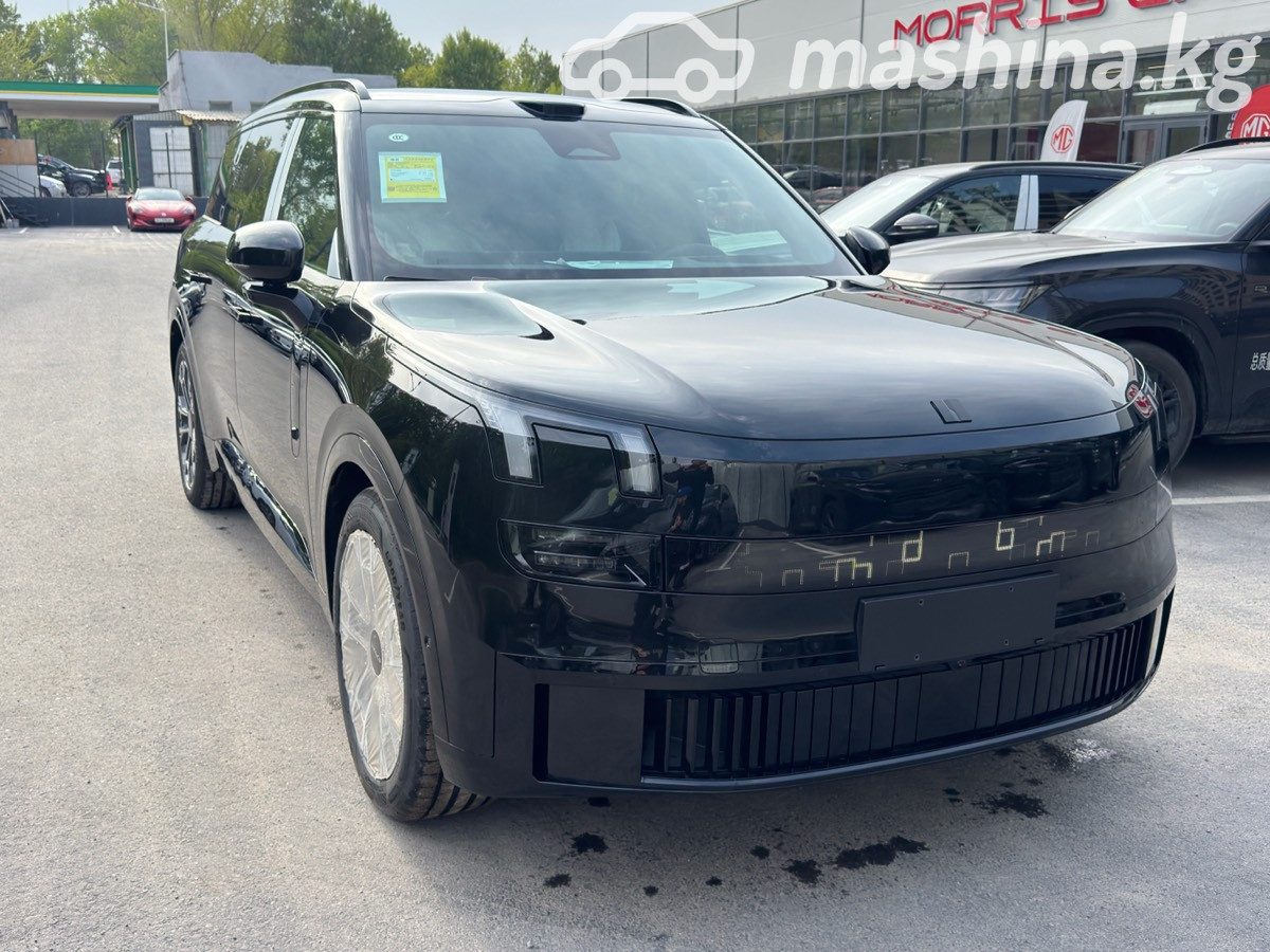 Lynk & Co 900
