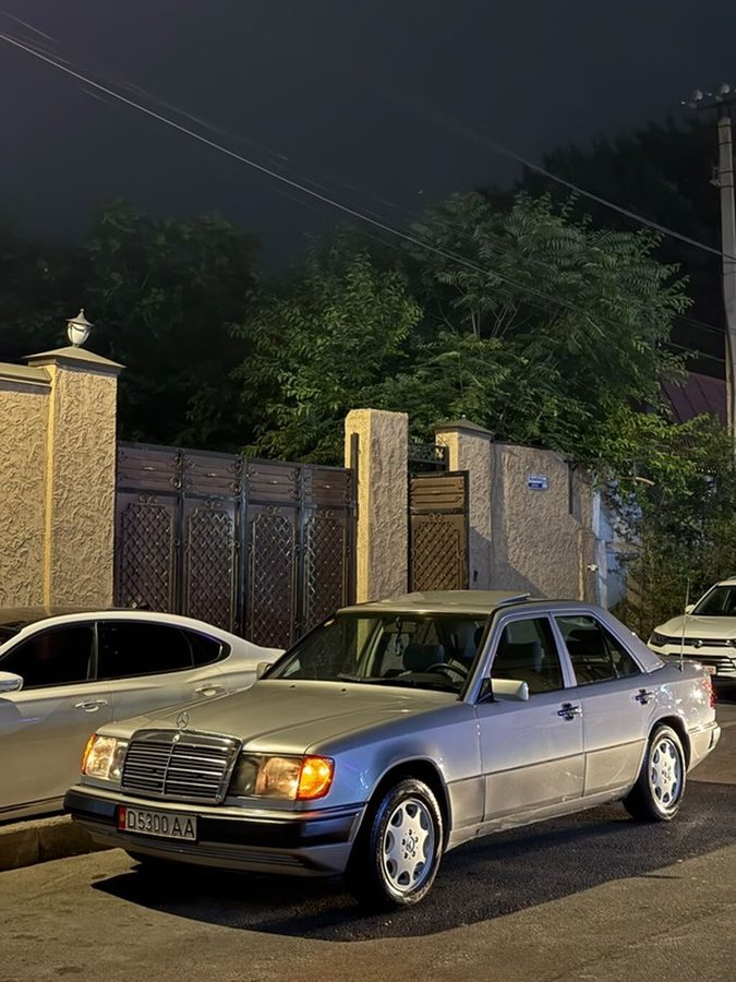 Mercedes-Benz W124