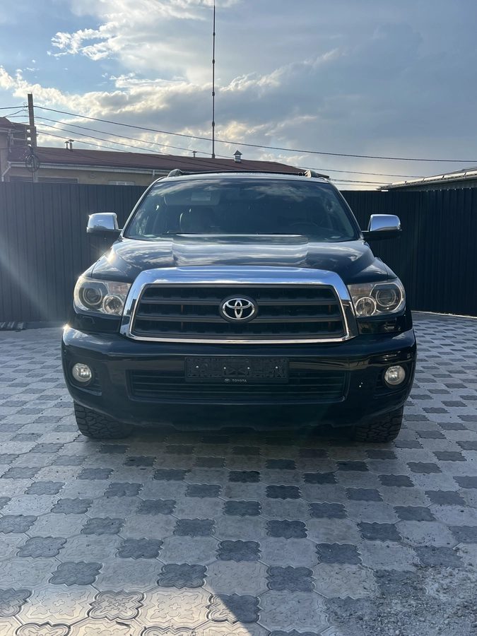 Toyota Sequoia II 5.7 AT 4WD