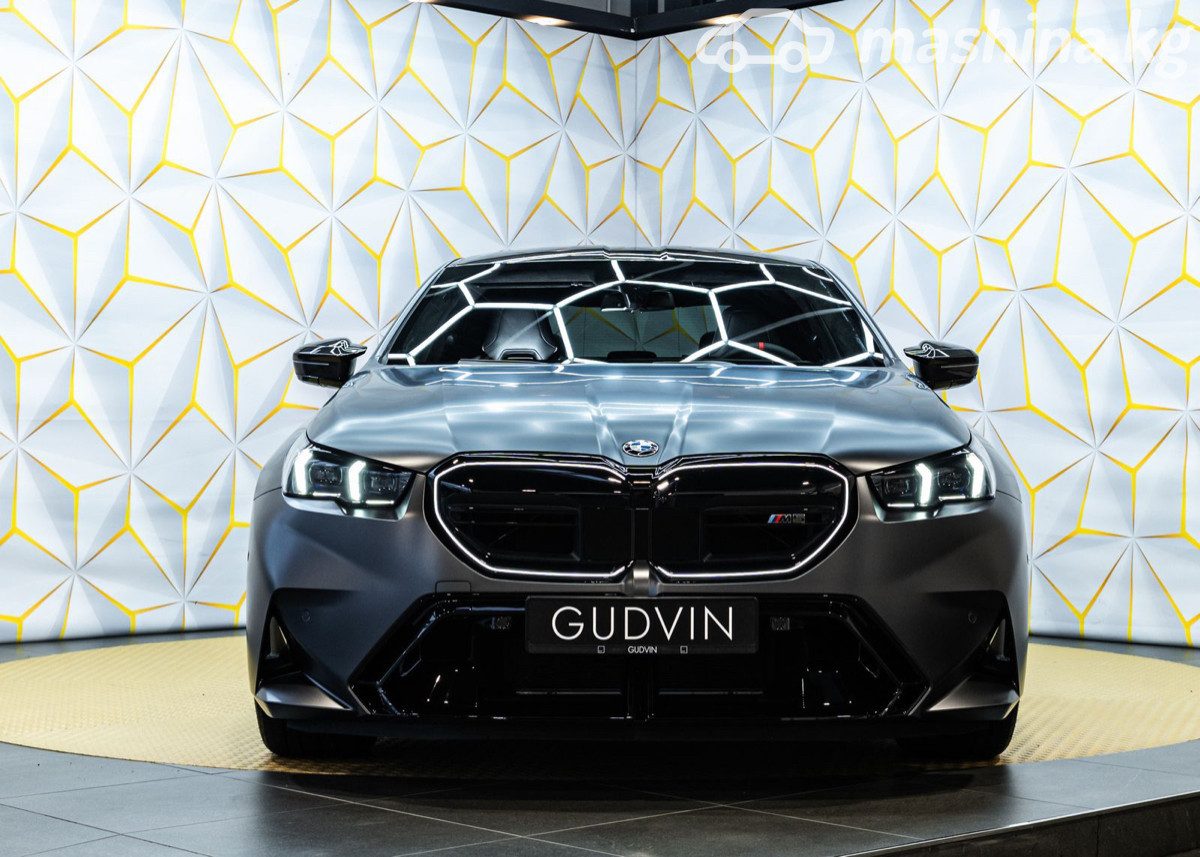 BMW M5 VII (G90)