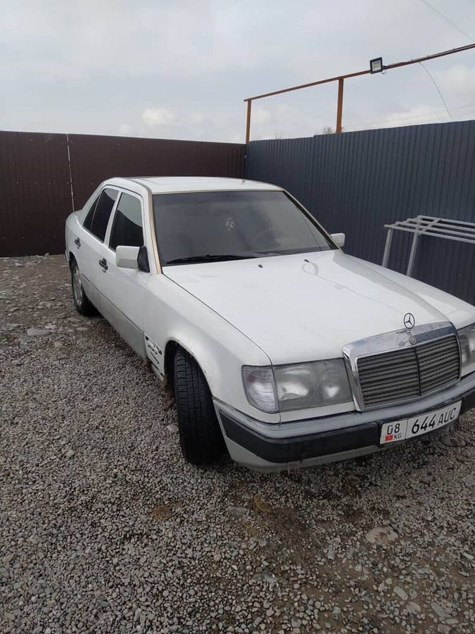 Mercedes-Benz 220