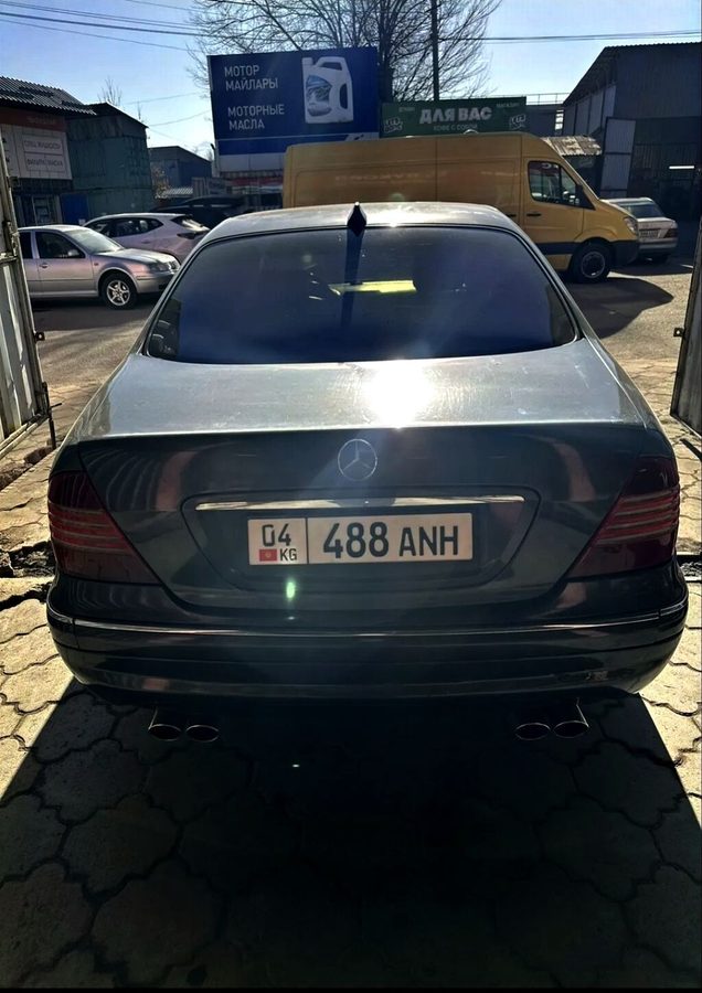 Mercedes-Benz 220