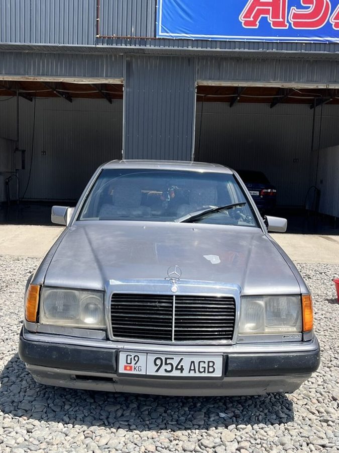 Mercedes-Benz W124