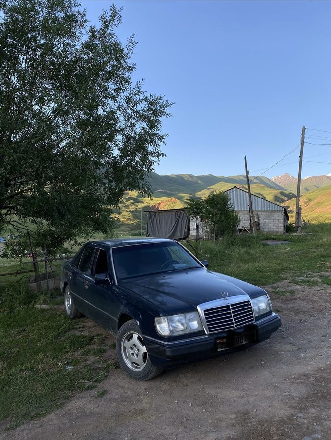 Mercedes-Benz W124
