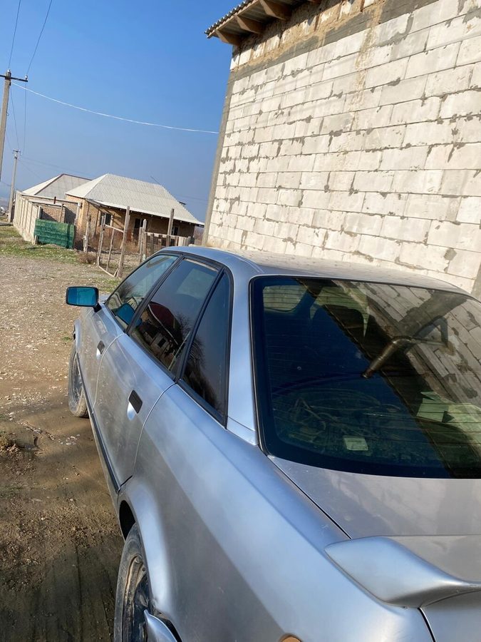 Audi 80