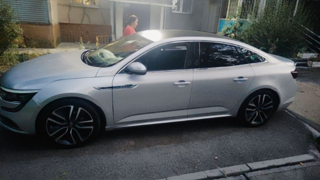 Renault SM6