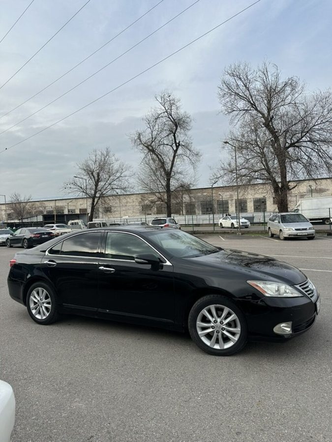 Lexus ES