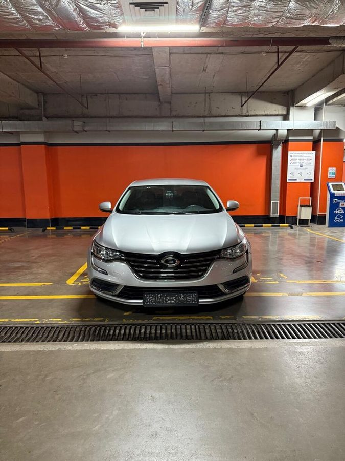 Renault SM6