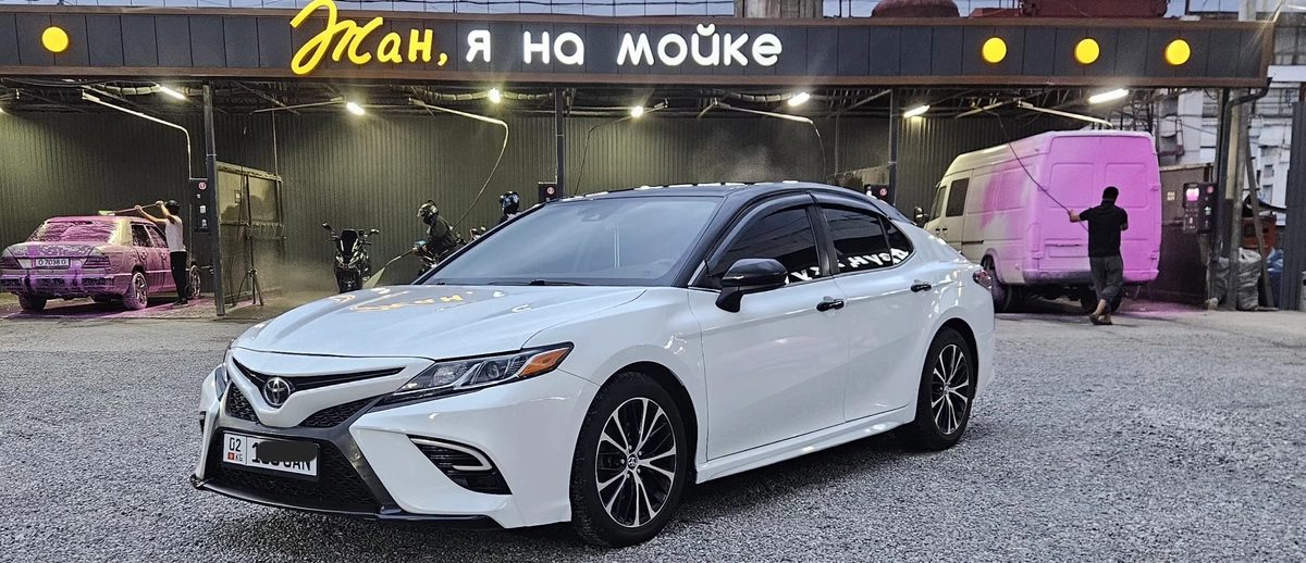Toyota Camry VIII (XV70) 2018