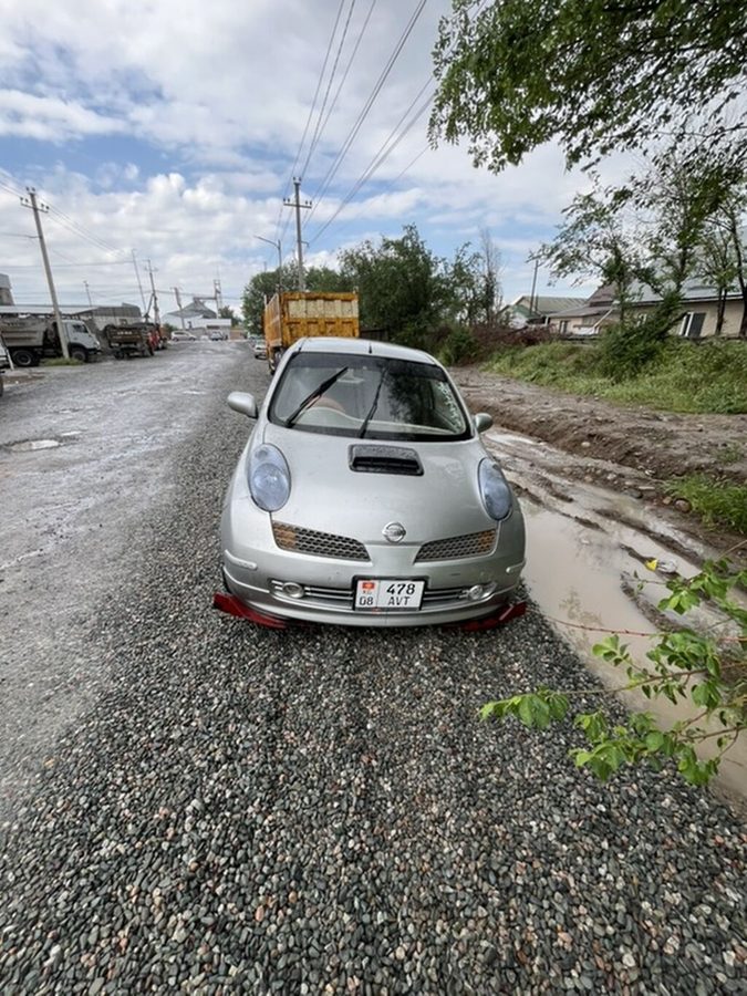 Nissan March
