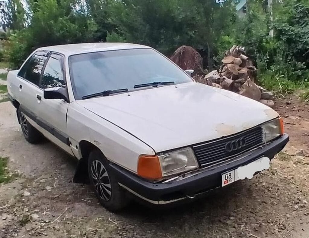 Audi 100
