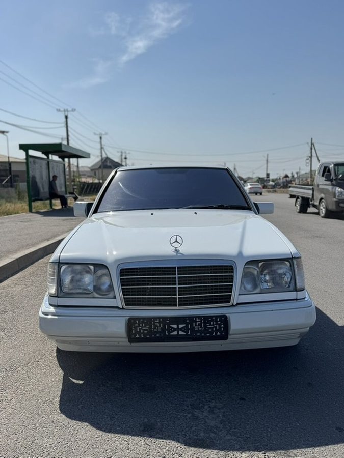 Mercedes-Benz W124