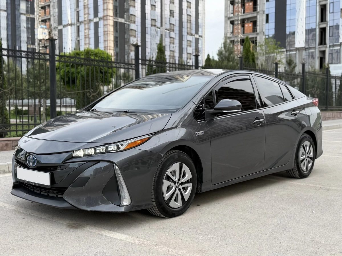 Toyota Prius IV Рестайлинг (XW50) 2018