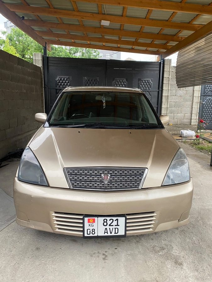 Toyota Opa I 2003