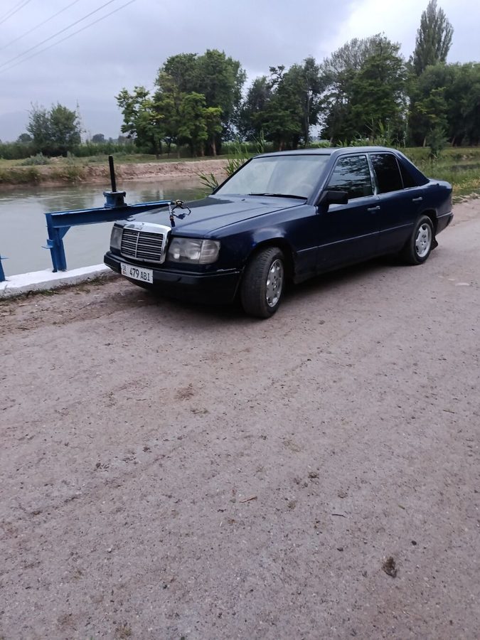 Mercedes-Benz W124