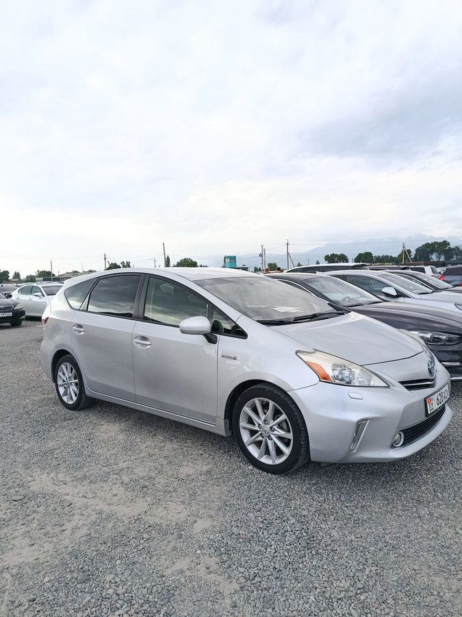 Toyota Prius V