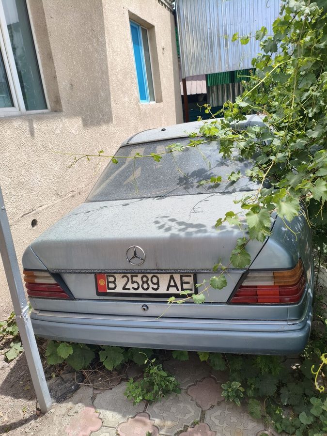 Mercedes-Benz W124
