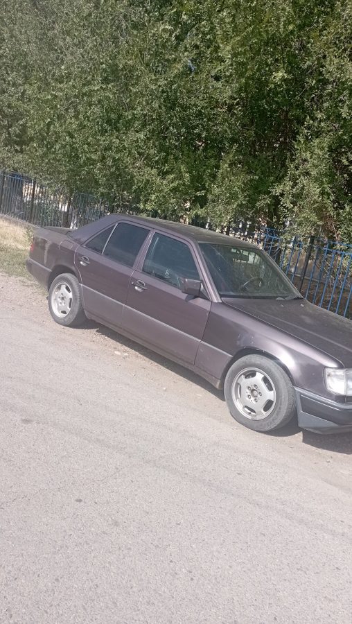 Mercedes-Benz W124