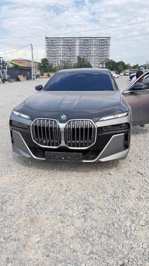 BMW 7 серии VII (G70) 2024