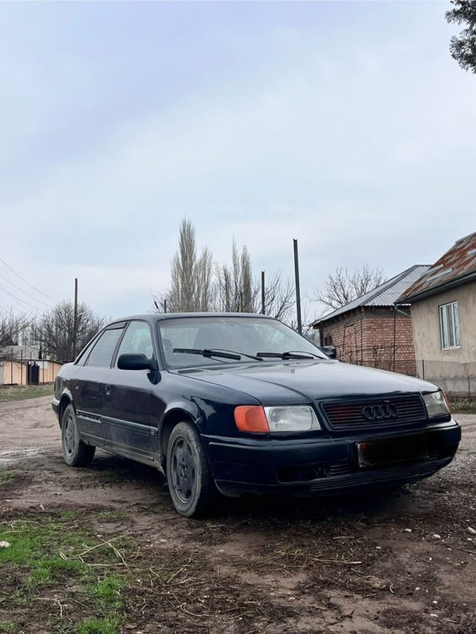 Audi 100