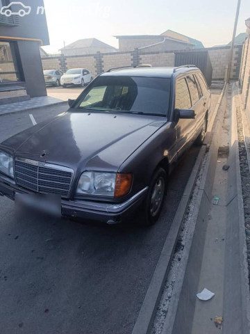 Mercedes-Benz W124