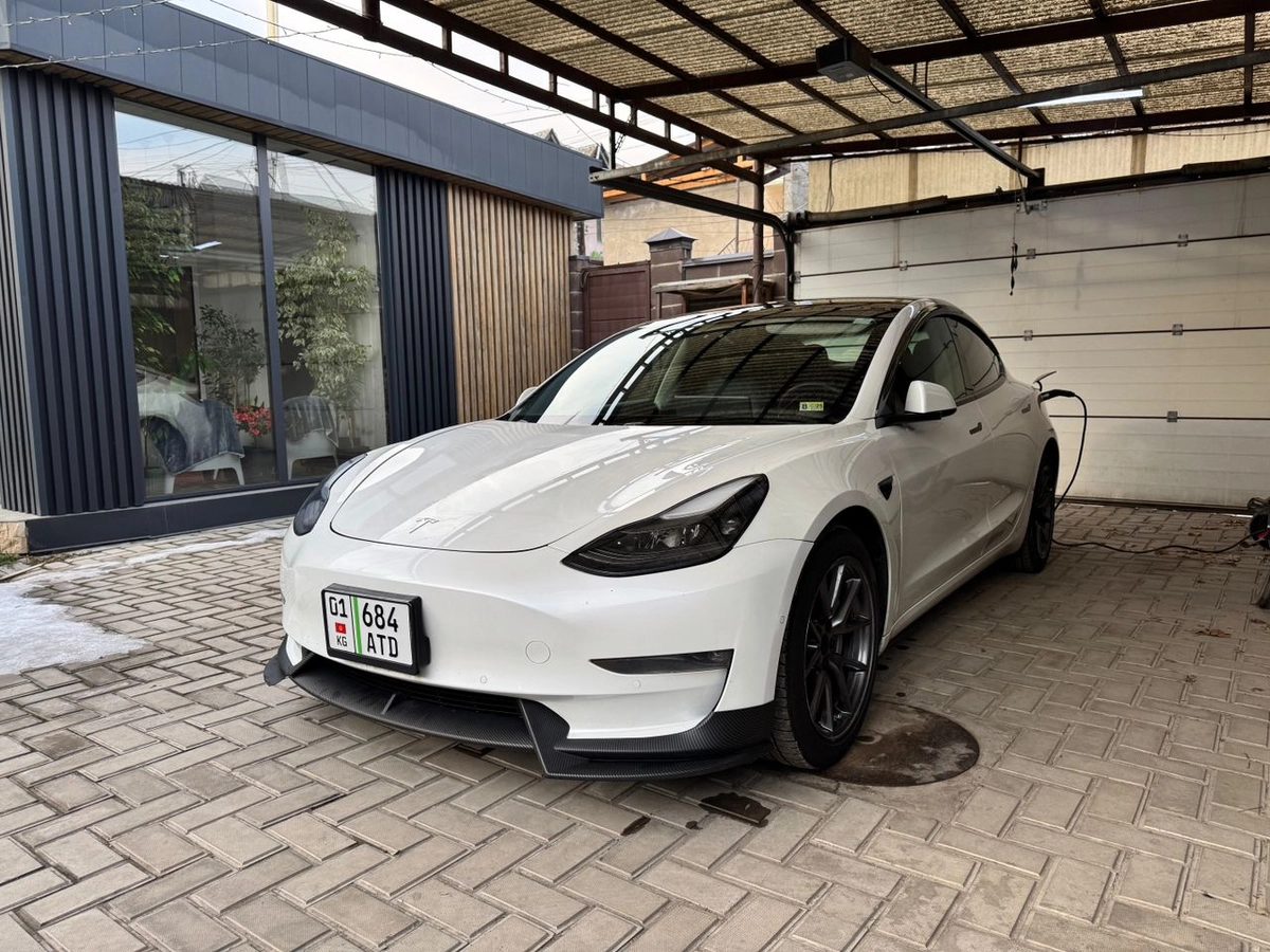 Tesla Model 3 I 2021