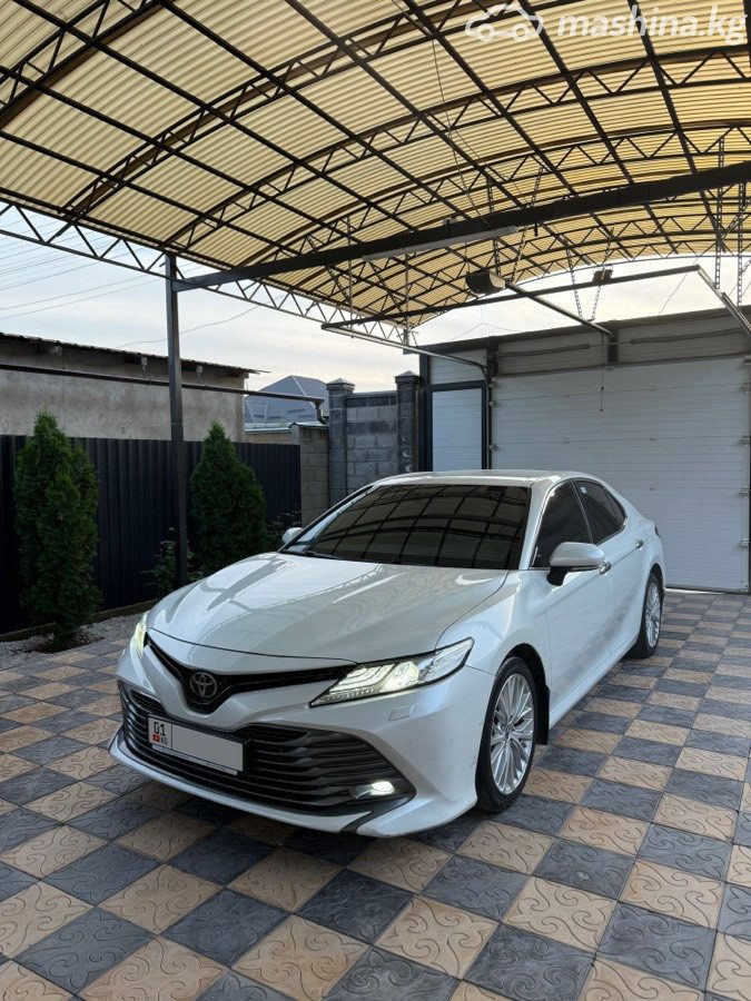 Toyota Camry VIII (XV70)