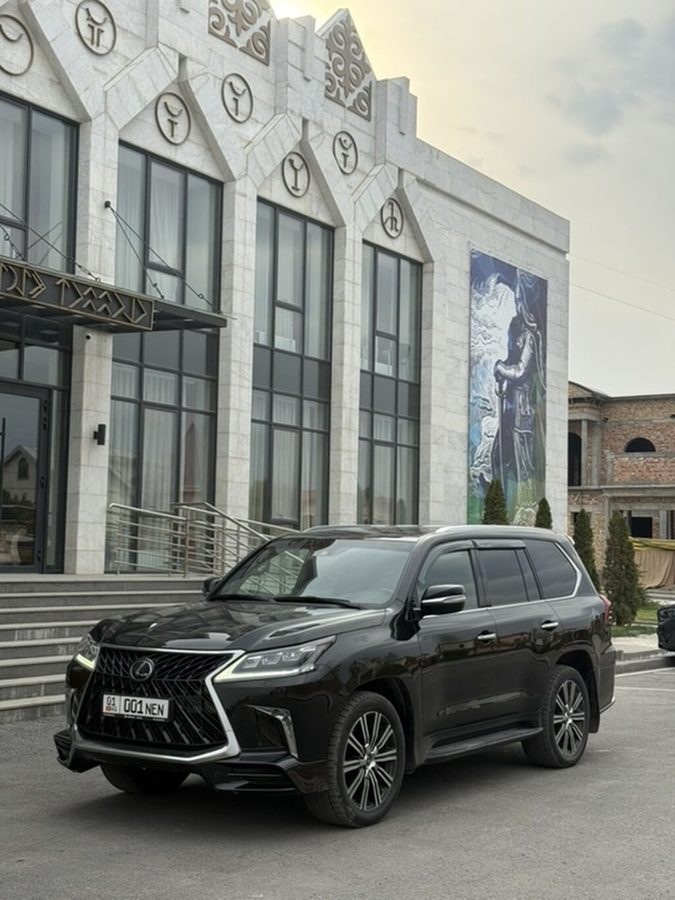 Lexus LX