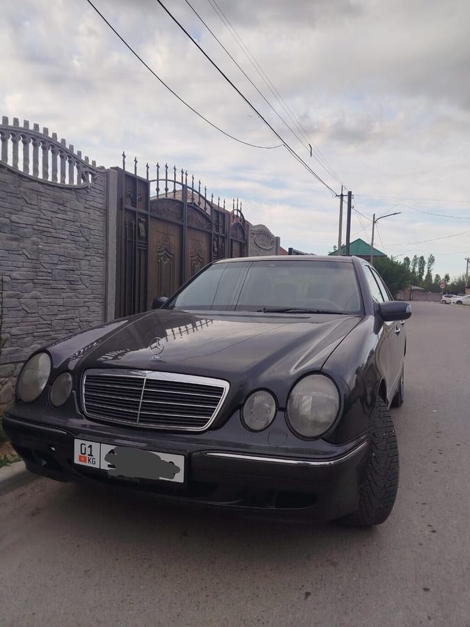 Mercedes-Benz 