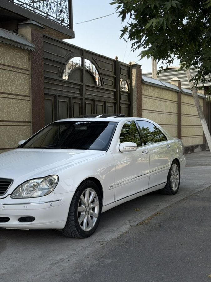 Mercedes-Benz S-Class