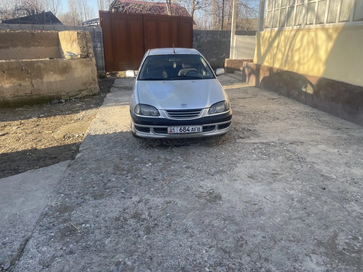 Toyota Avensis I 1998