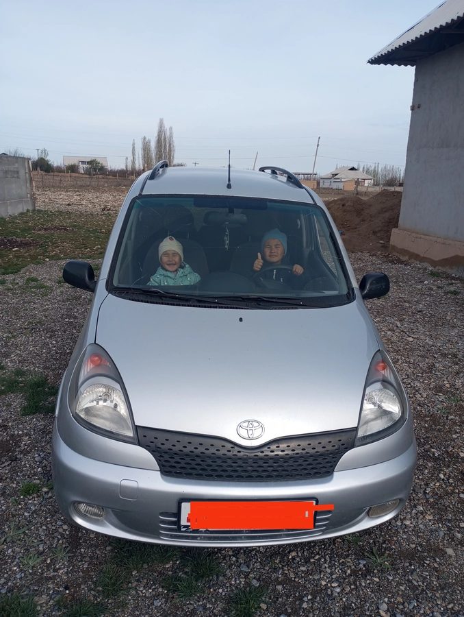Toyota Yaris Verso 2002