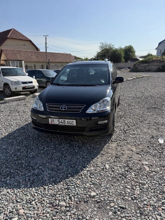 Toyota Avensis Verso 2004