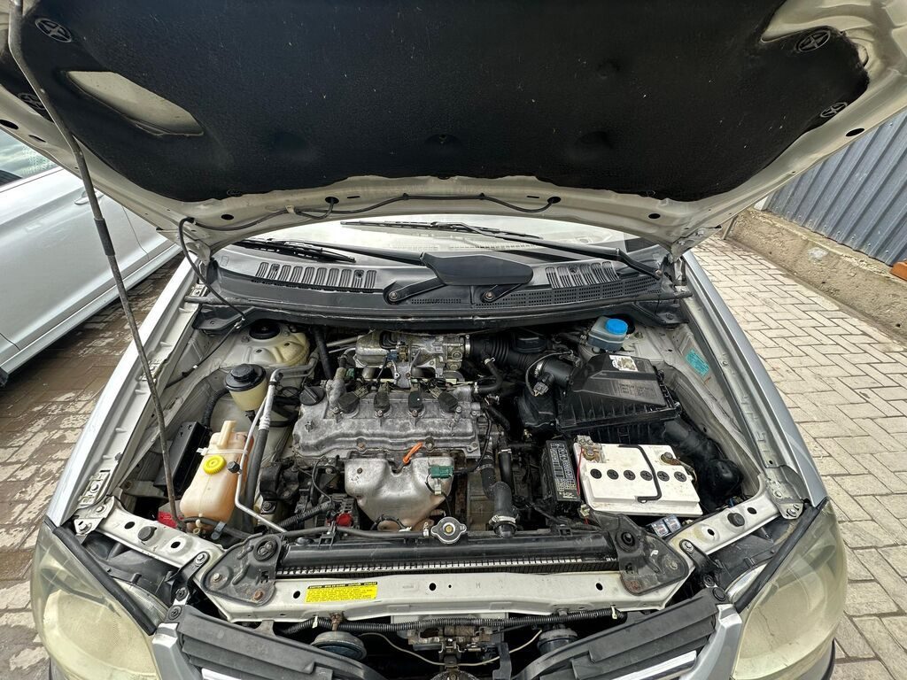 Nissan Almera Tino