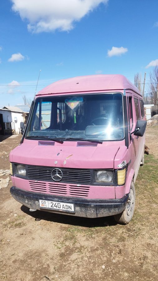 Mercedes-Benz T1