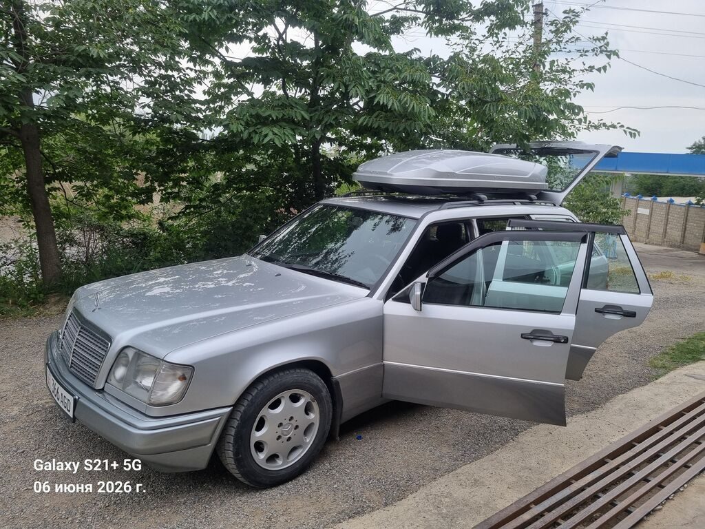 Mercedes-Benz 220