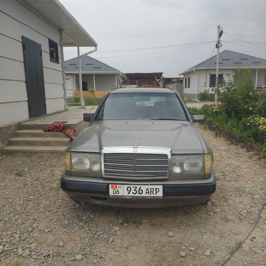 Mercedes-Benz W124