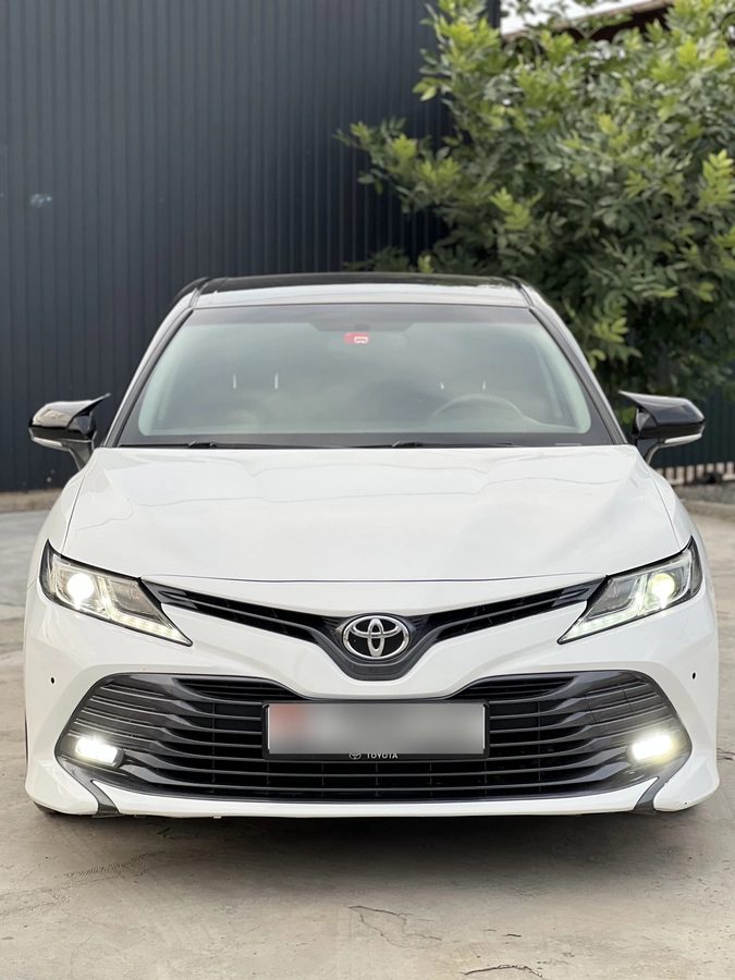 Toyota Camry VIII (XV70) 2019