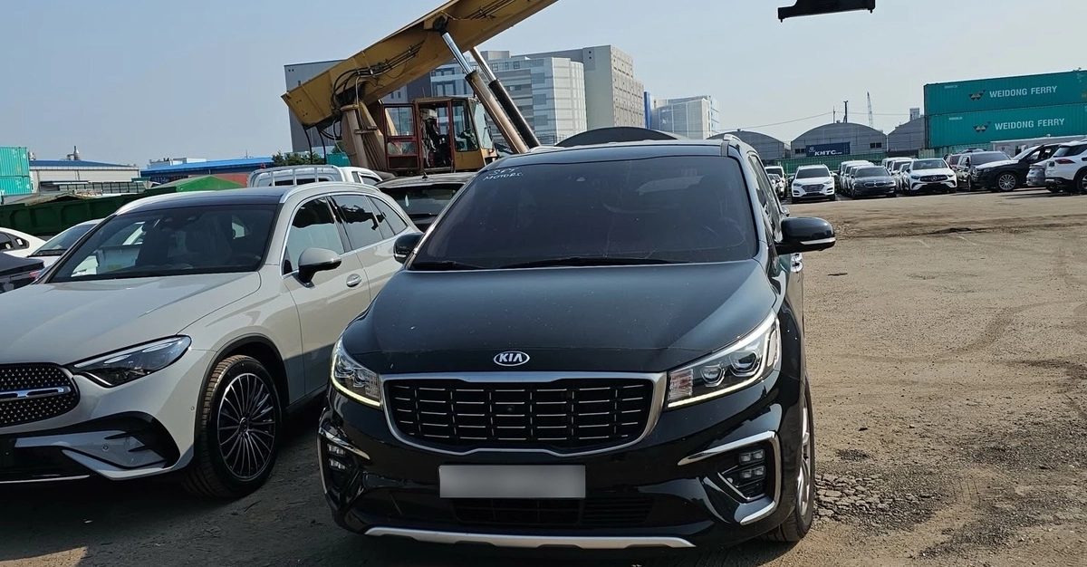 Kia Carnival III 2020