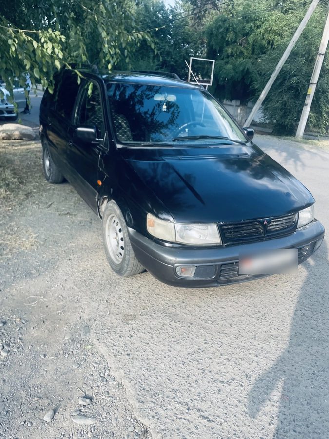 Mitsubishi Space Wagon II 1995