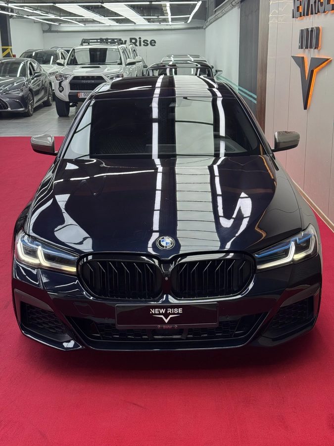 BMW 5 серии VII (G30/G31) M550i xDrive 4.4 AT 4WD