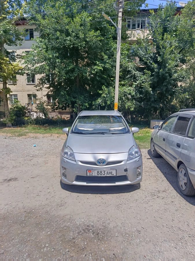 Toyota Prius III Рестайлинг (XW30) 2015