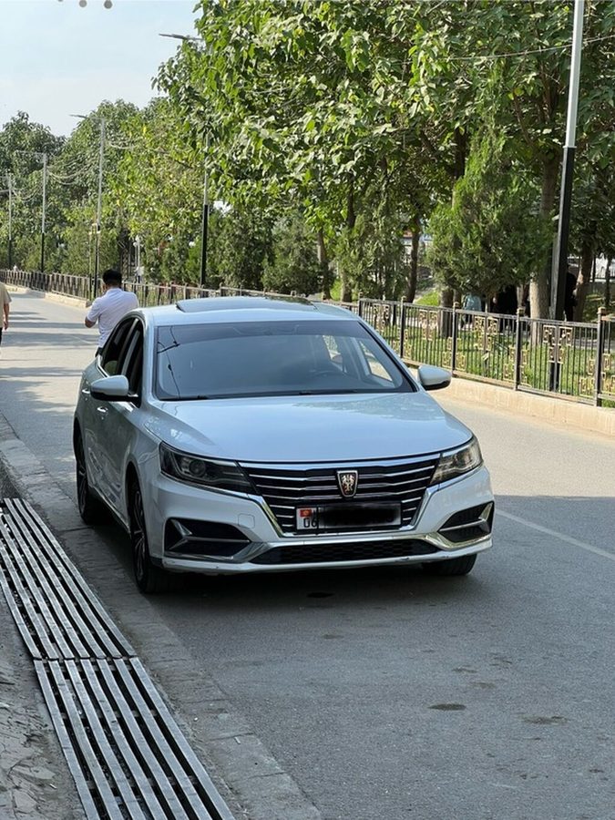 Roewe i5