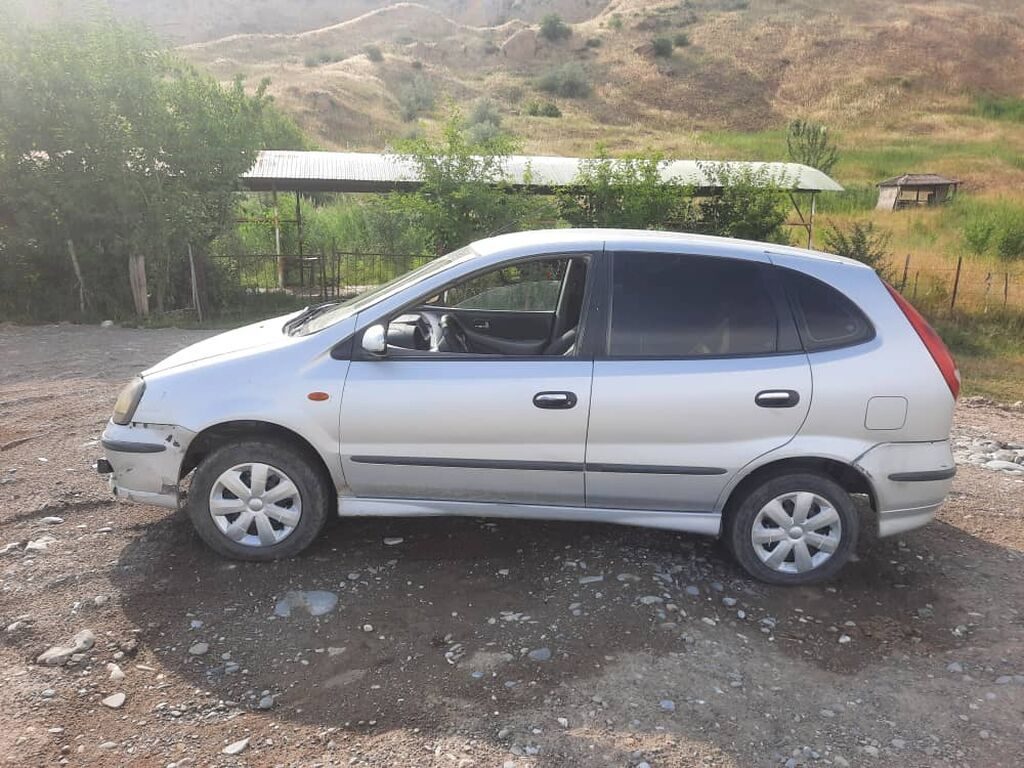 Nissan Tino