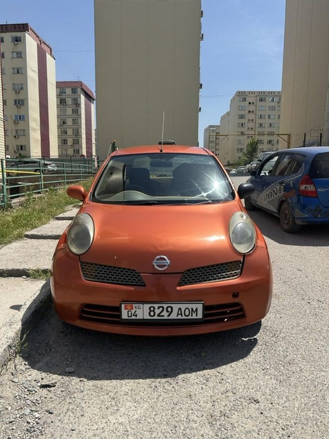 Nissan March