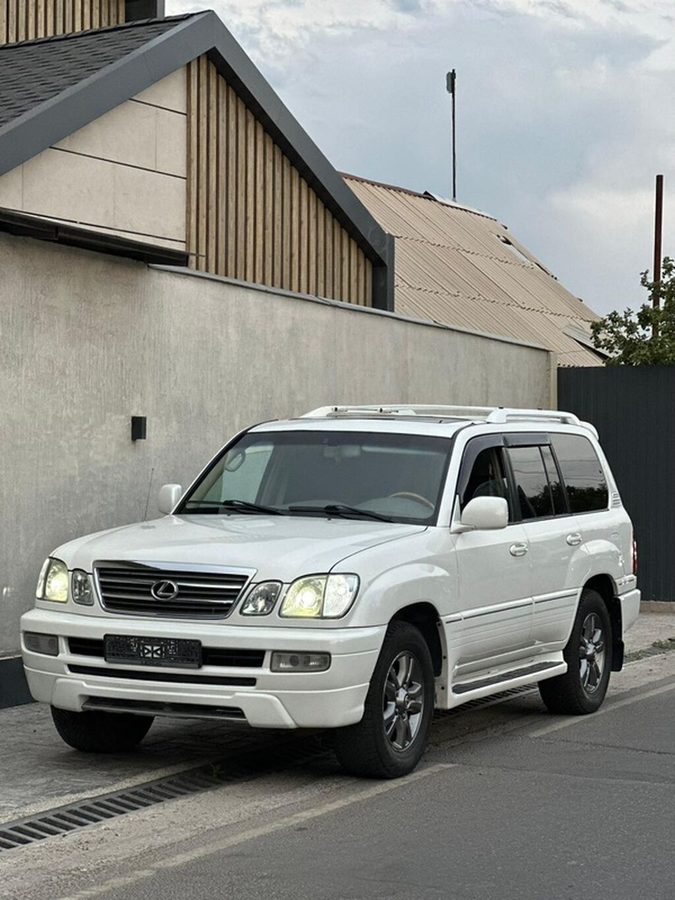 Lexus LX