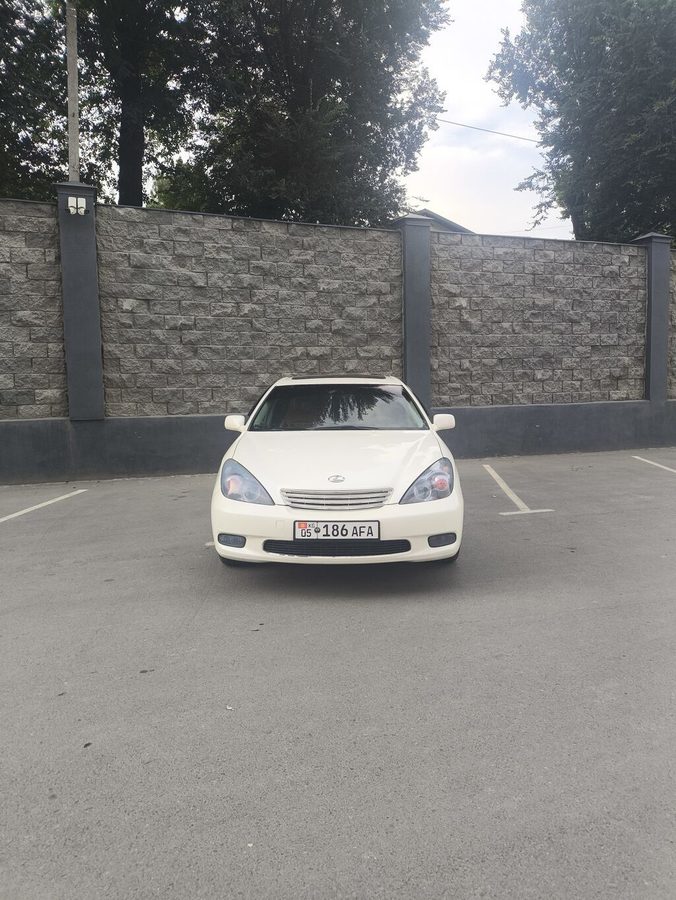 Lexus ES