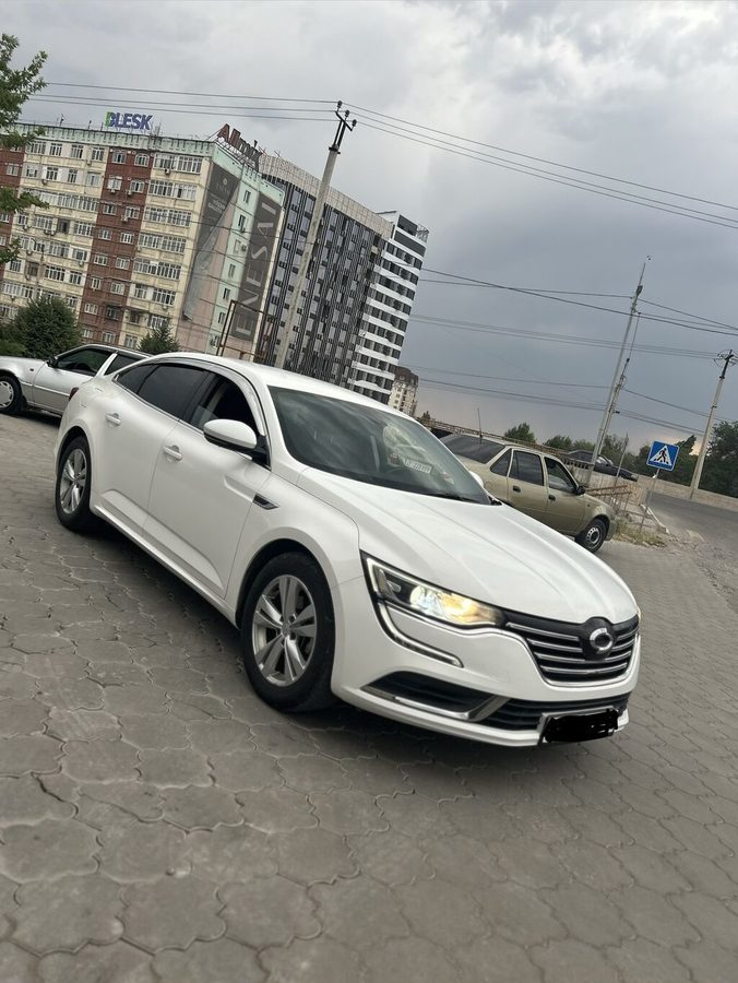 Renault SM6