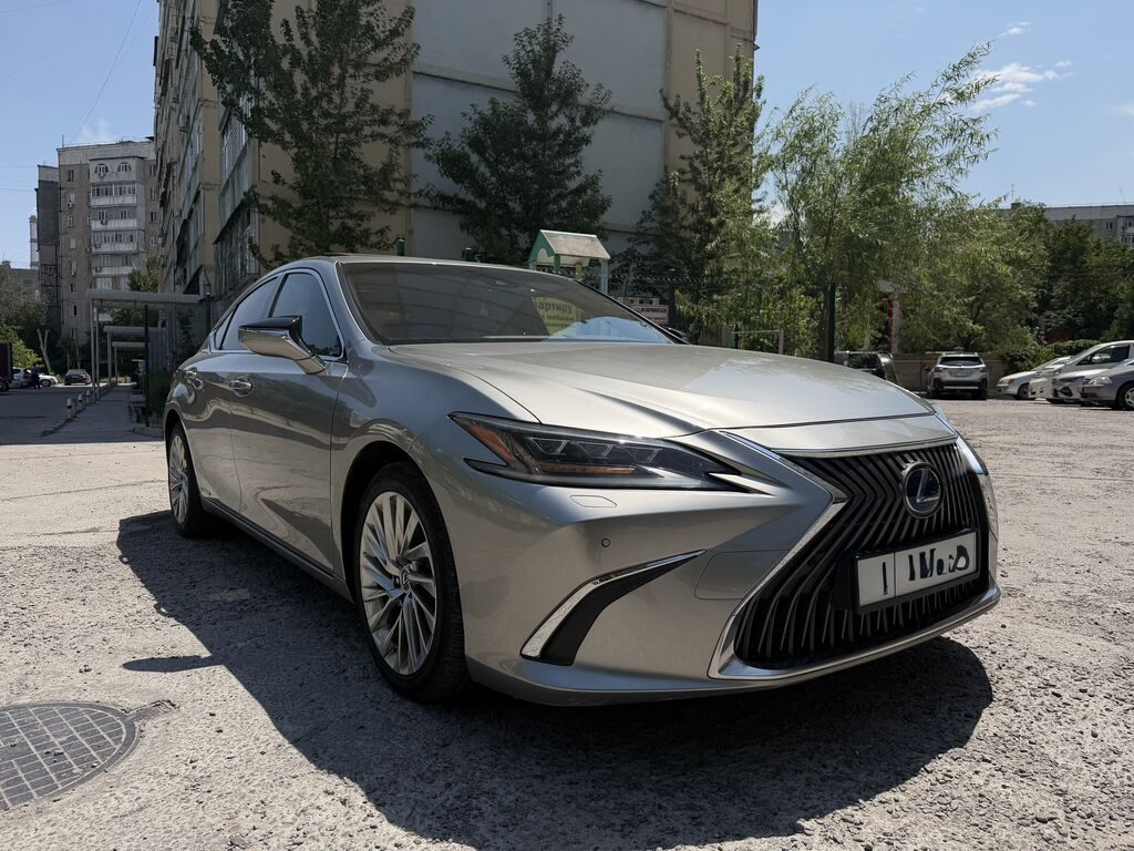 Lexus ES