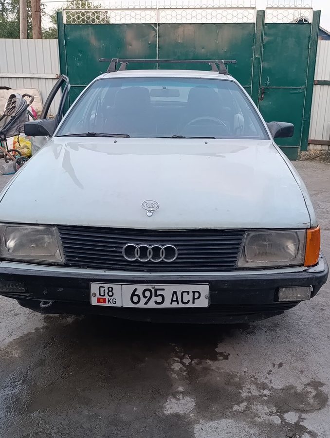 Audi 100